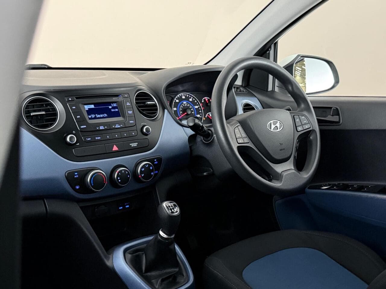 Hyundai i10 thumbnail Interior Front