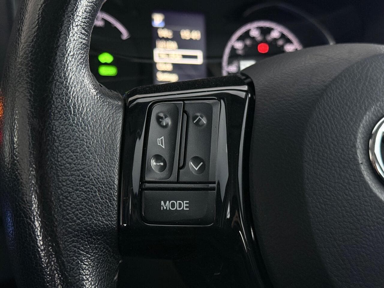 Toyota Yaris thumbnail Misc Controls