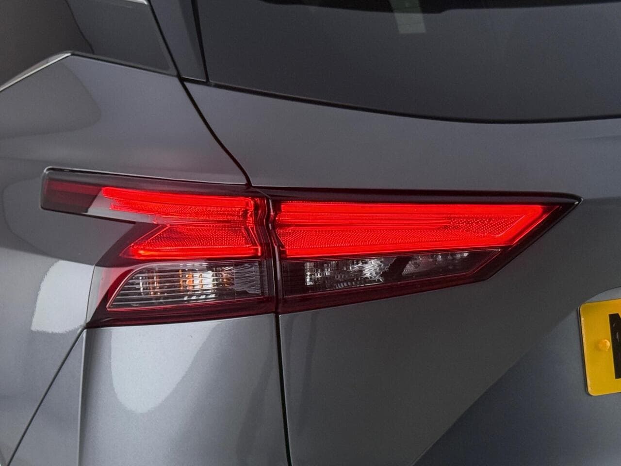 Nissan Qashqai thumbnail Lights Rear