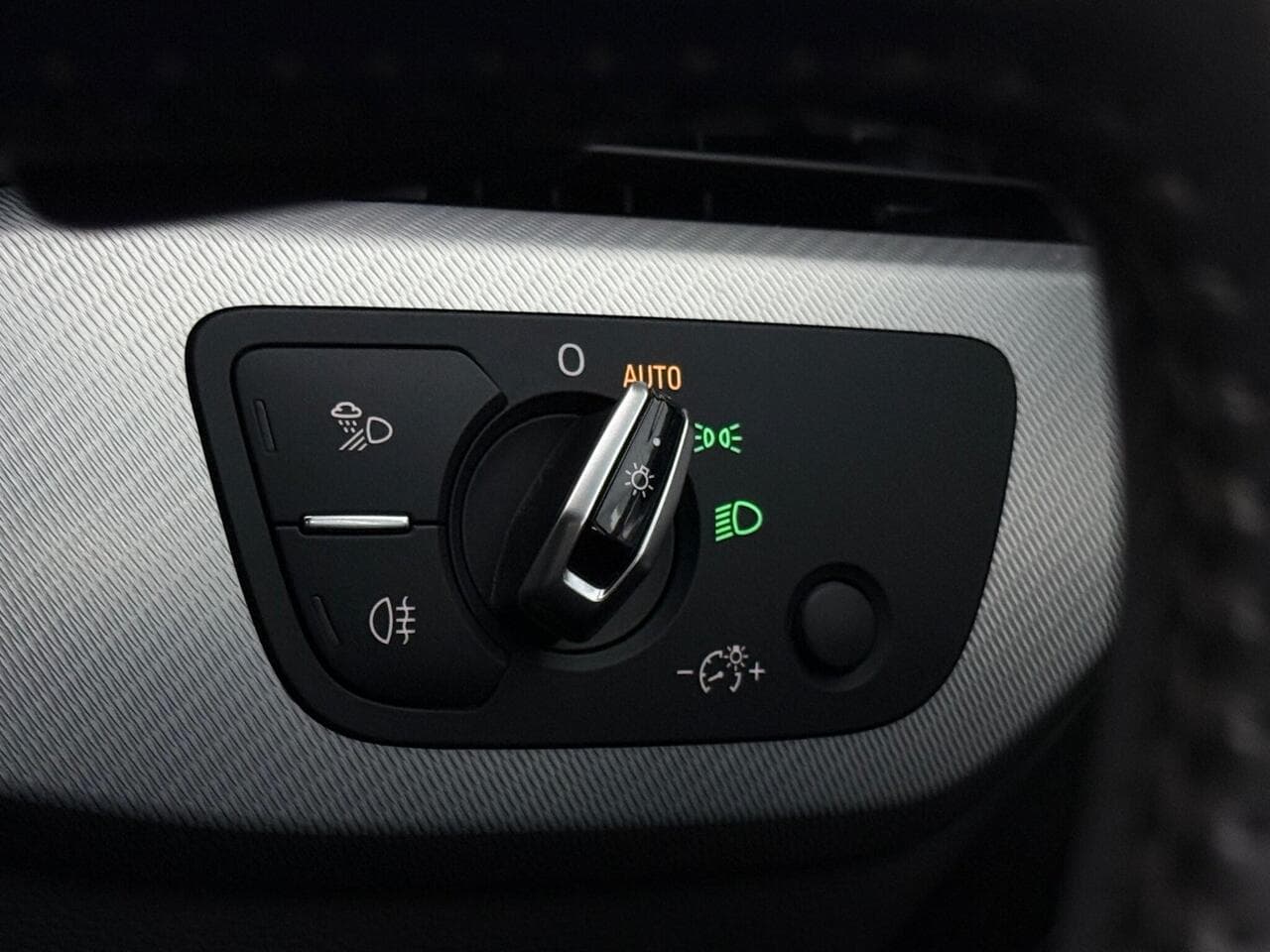 Audi A4 thumbnail Misc Controls