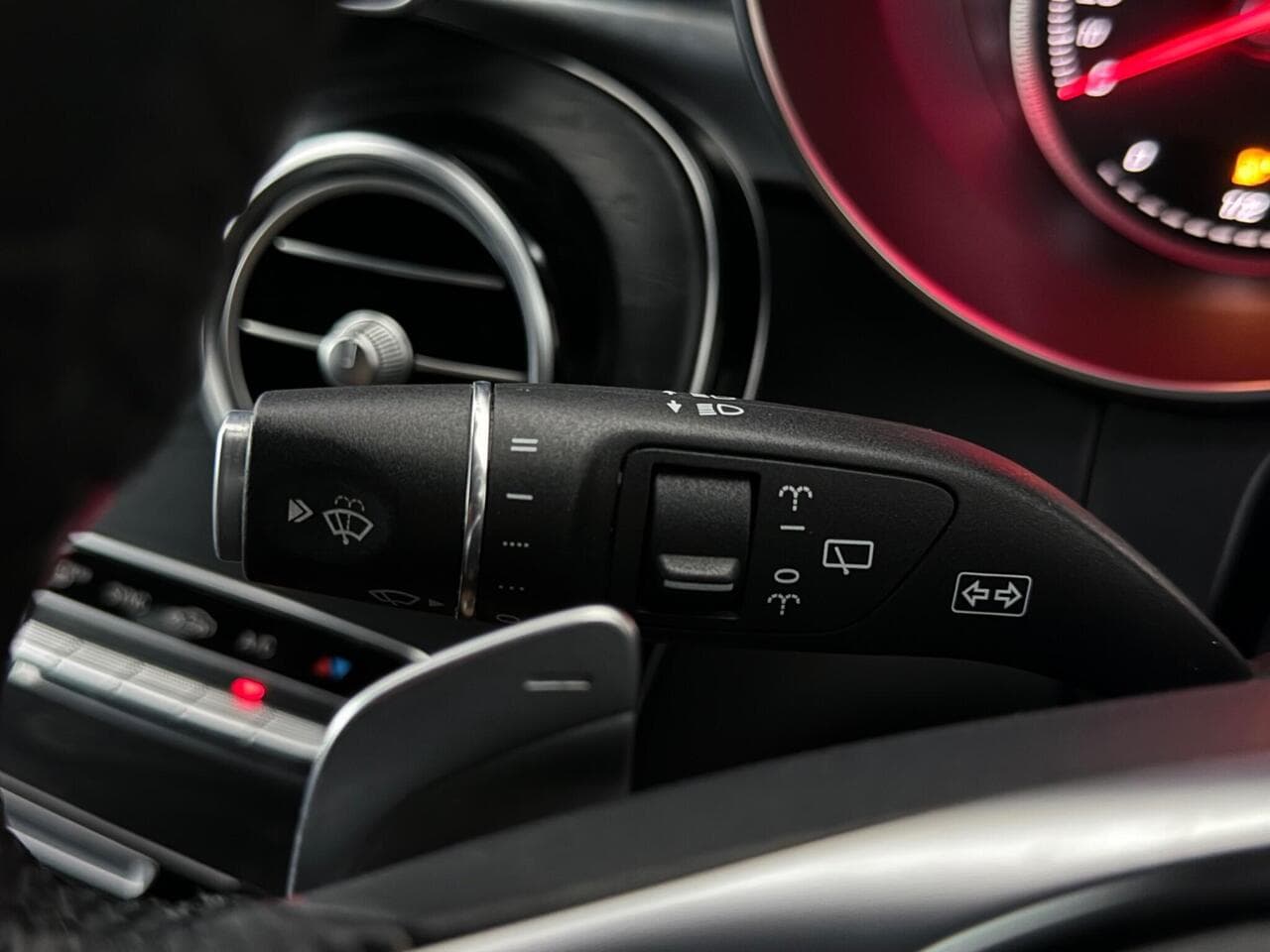 Mercedes-Benz GLC thumbnail Misc Controls