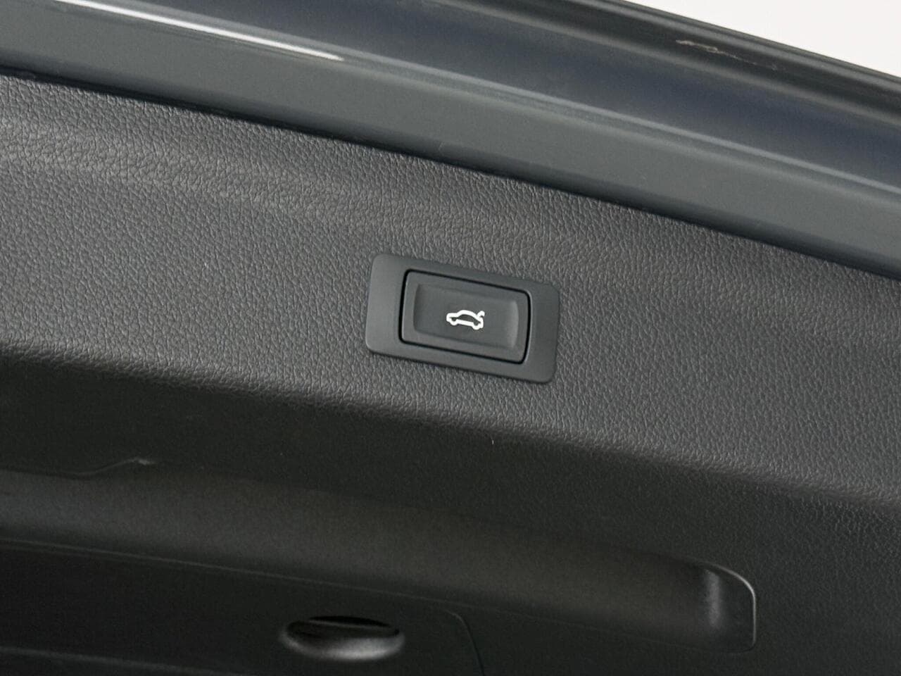 Audi Q3 thumbnail Misc Controls