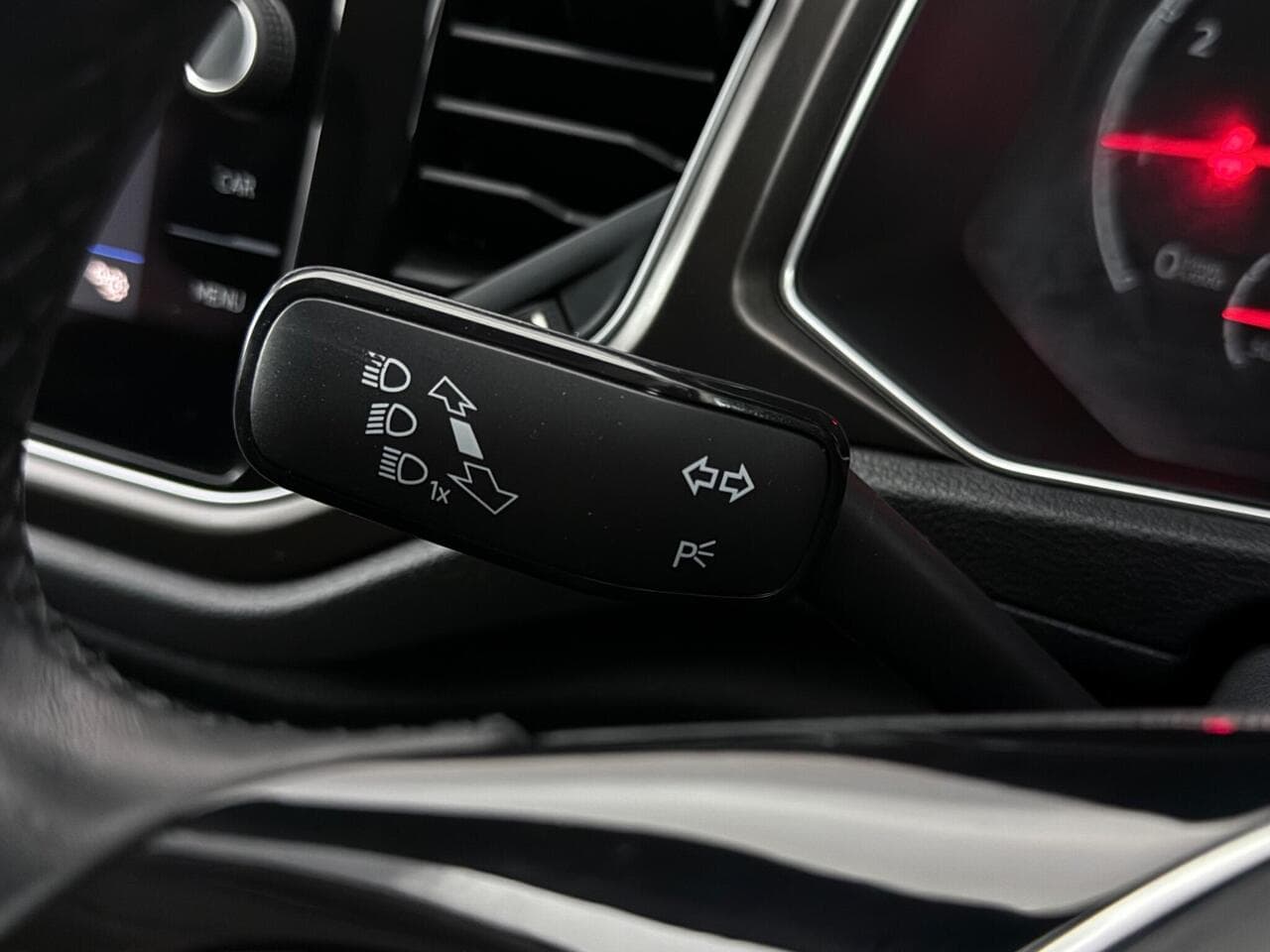 Volkswagen T-Roc thumbnail Misc Controls