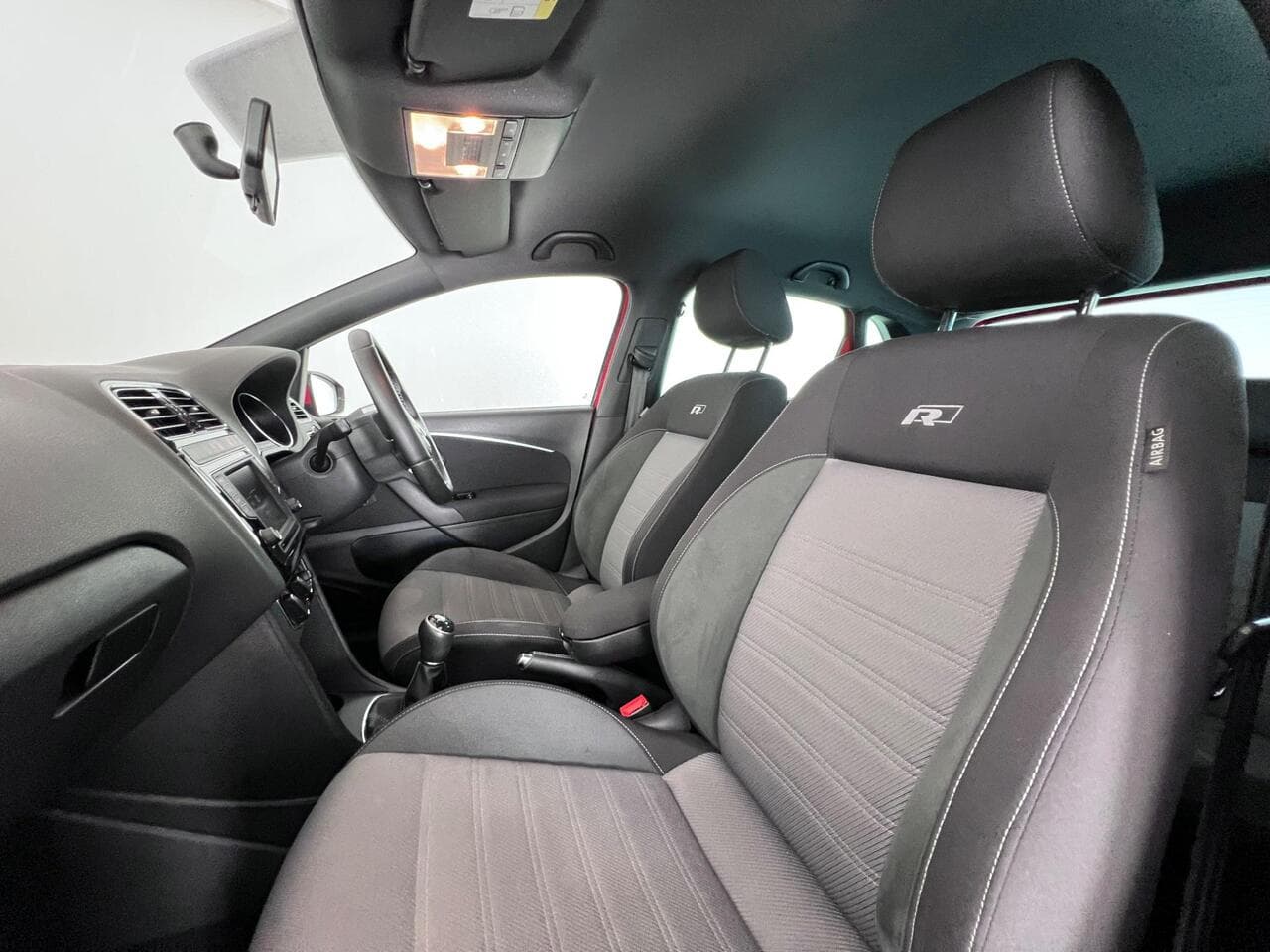 Volkswagen Polo thumbnail Seat Front Passenger