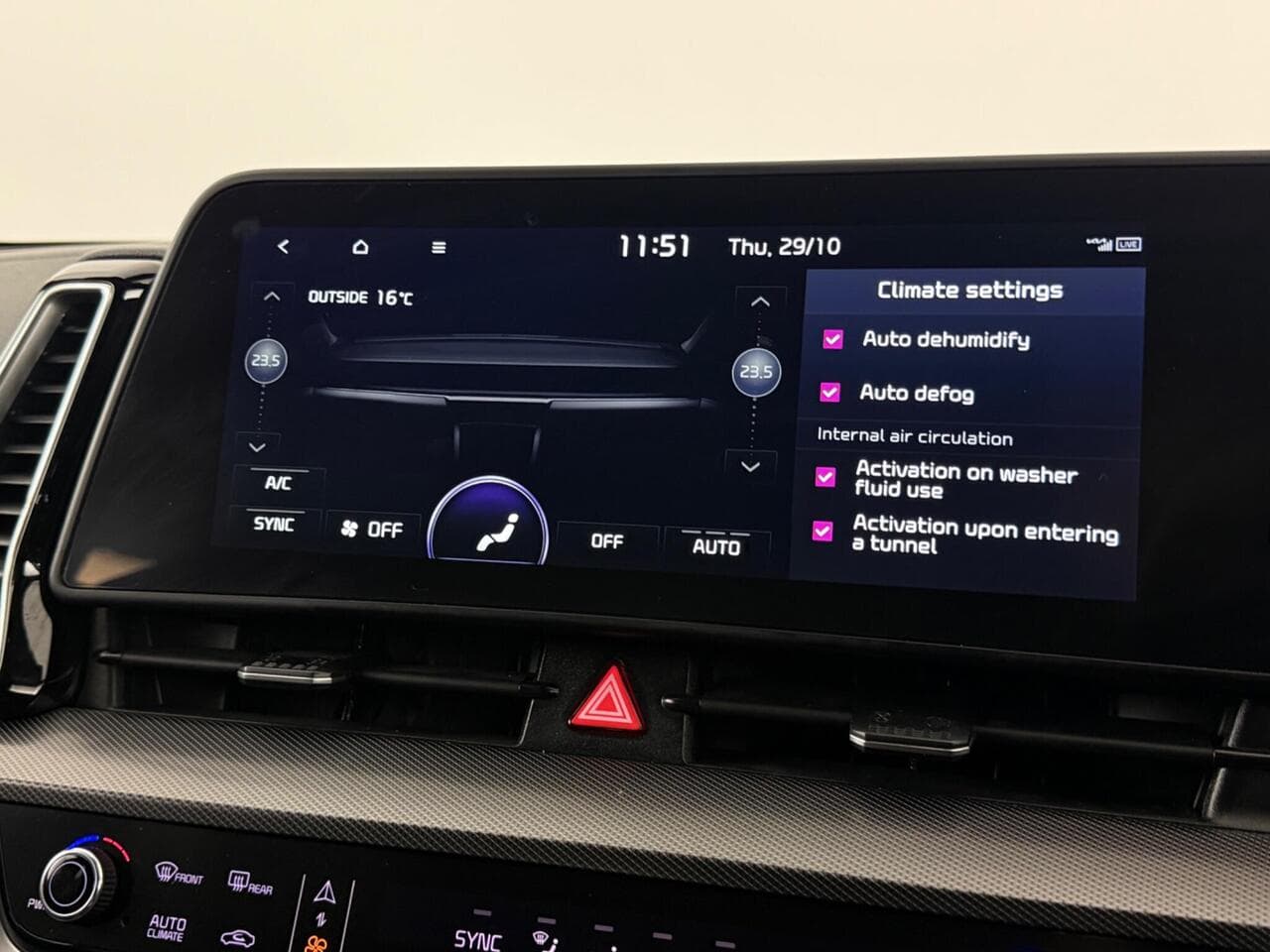 Kia Sportage thumbnail Infotainment System