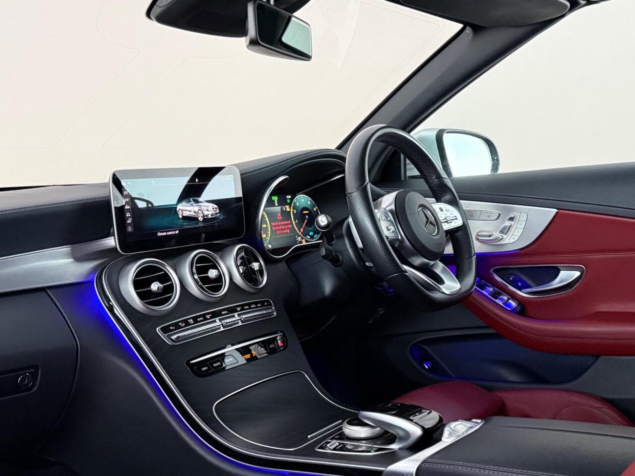 Mercedes-Benz C Class thumbnail Interior Front