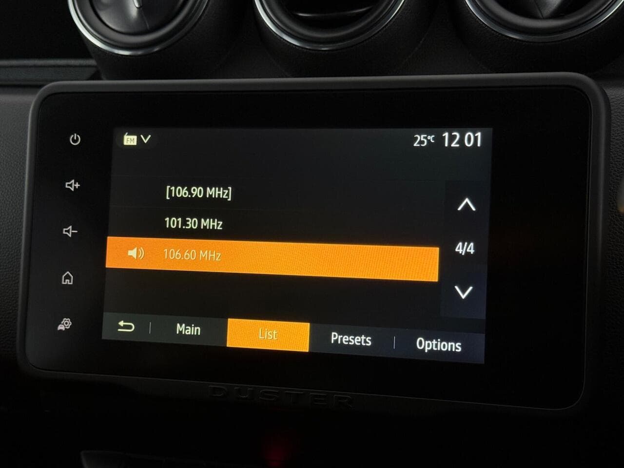 Dacia Duster thumbnail Infotainment System