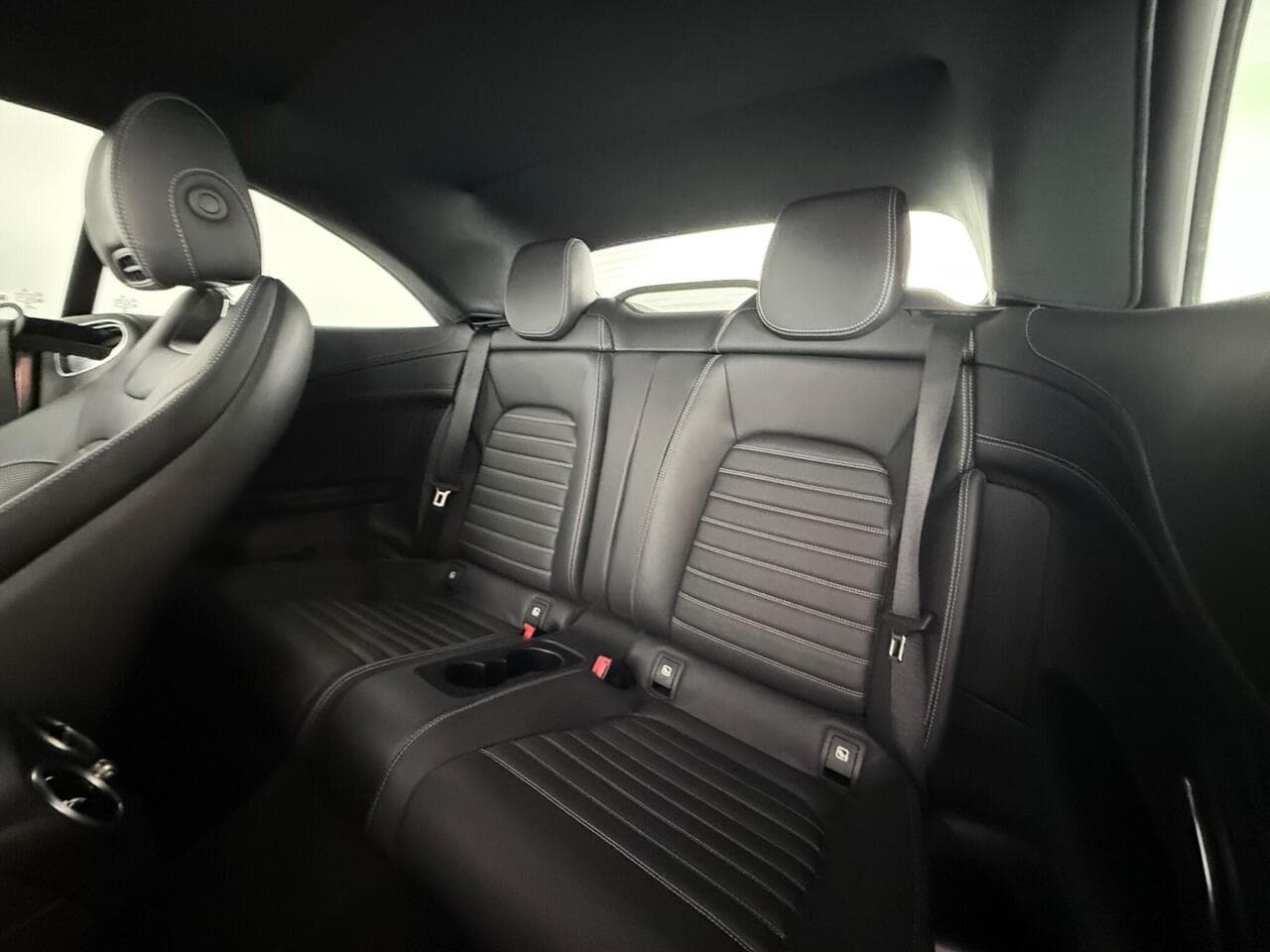 Mercedes-Benz C Class thumbnail Seats Rear