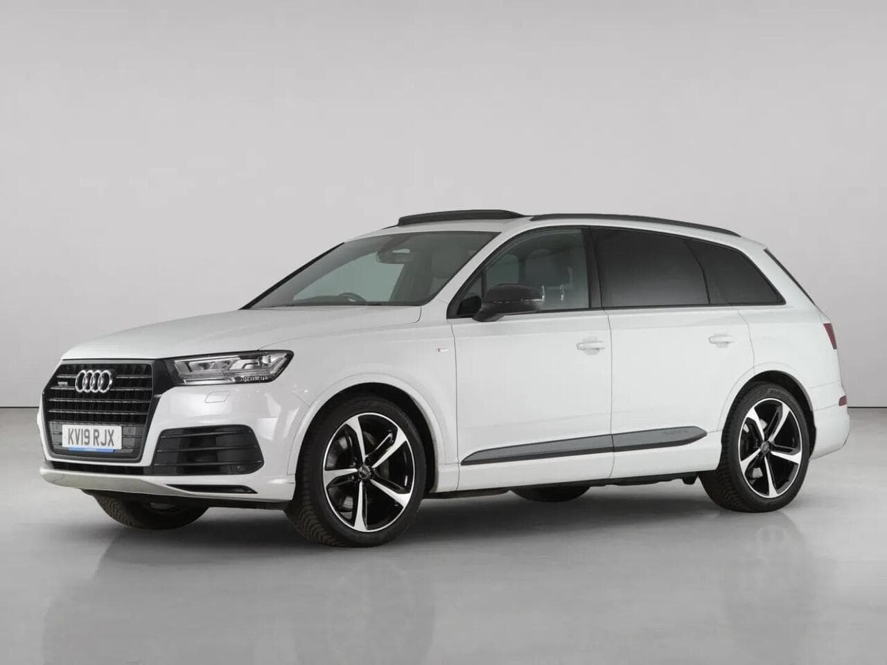 Audi Q7 thumbnail Front Left