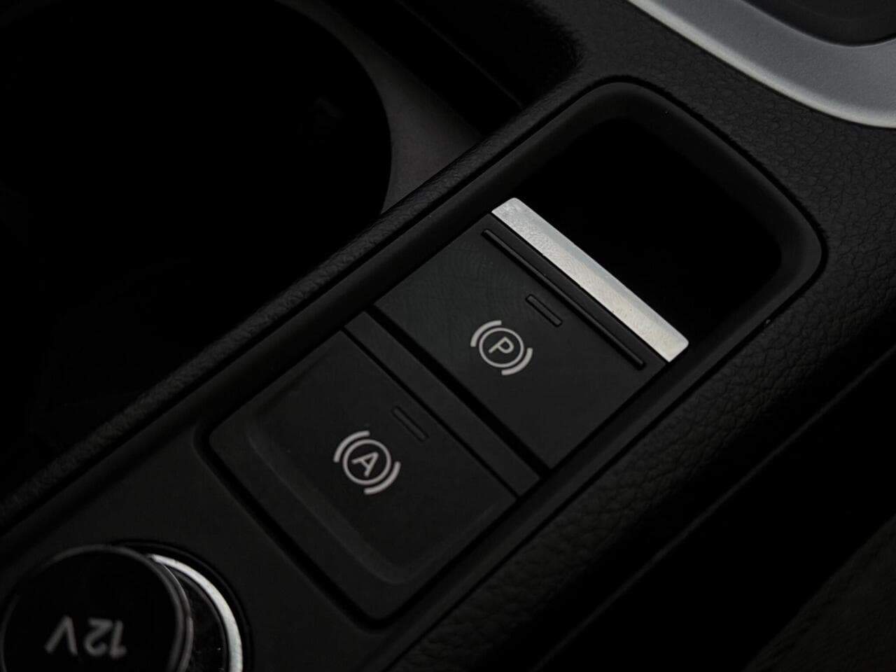 Audi Q3 thumbnail Misc Controls