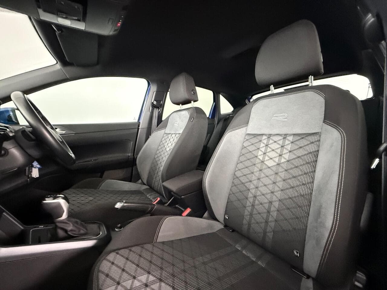 Volkswagen Taigo thumbnail Seat Front Passenger