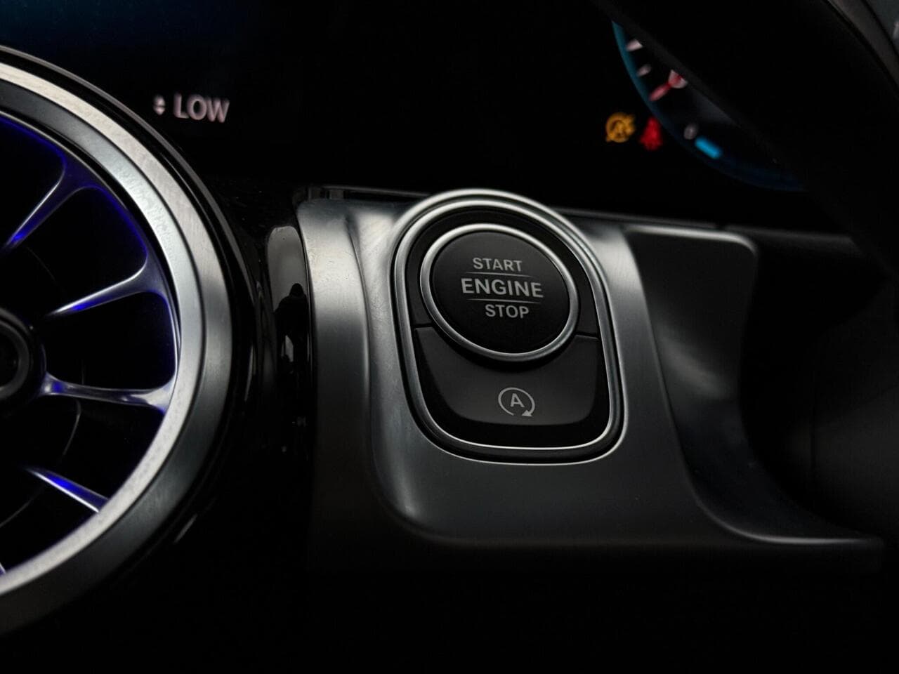 Mercedes-Benz GLB thumbnail Misc Controls