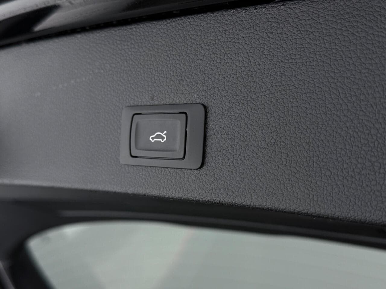 Audi Q2 thumbnail Misc Controls