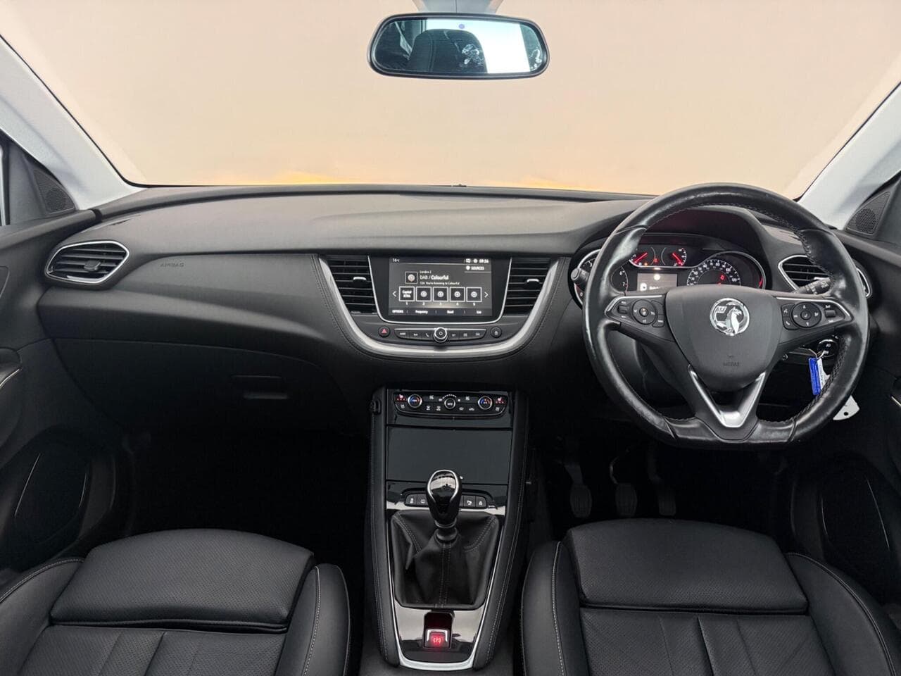 Vauxhall Grandland X thumbnail Interior Front