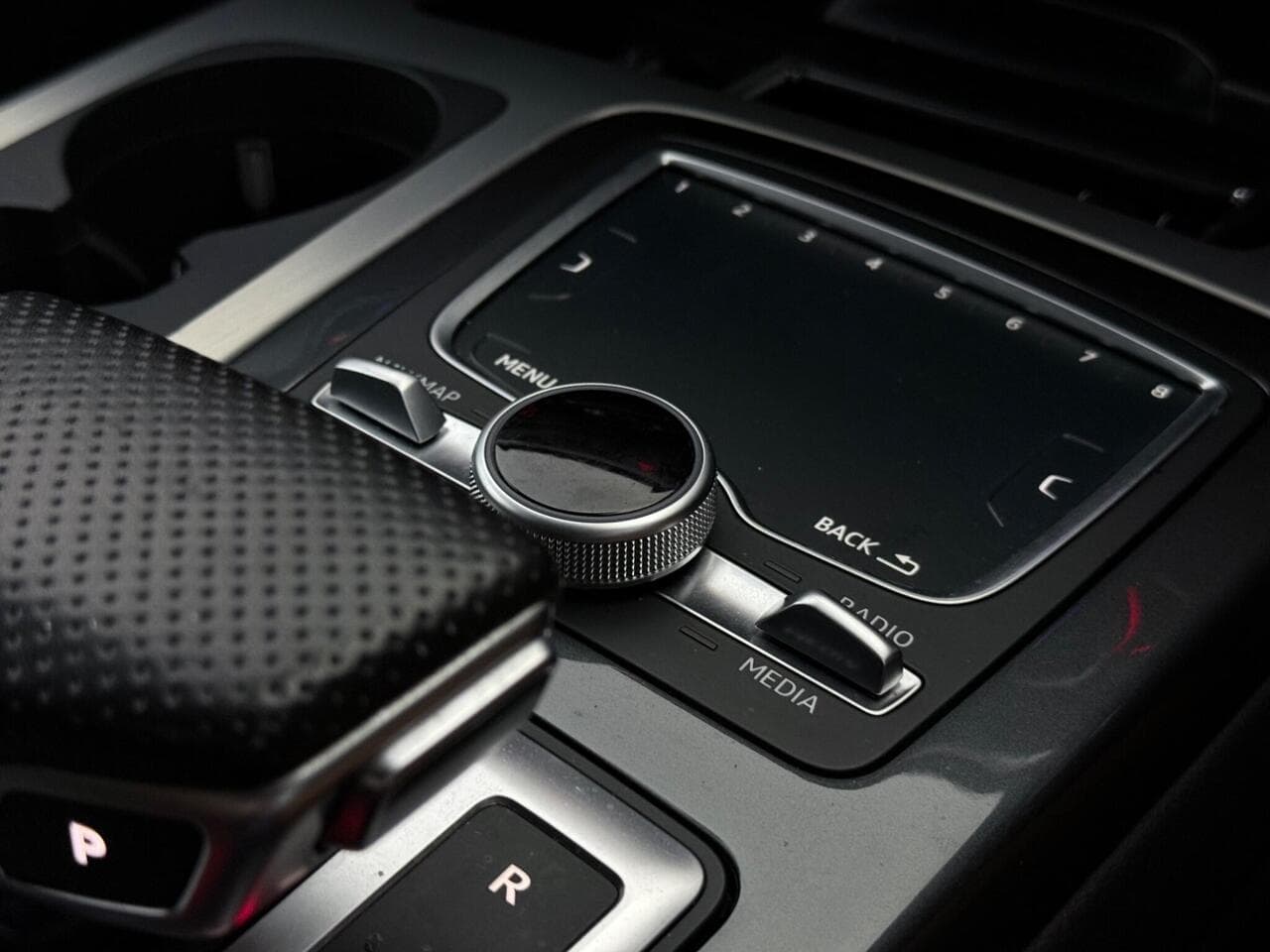 Audi Q7 thumbnail Misc Controls
