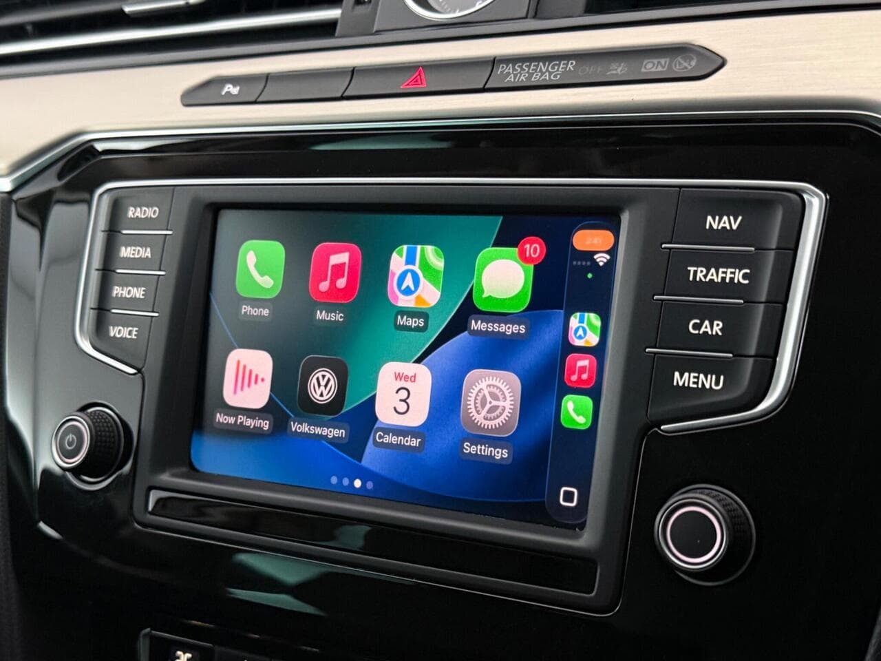 Volkswagen Passat thumbnail Infotainment System