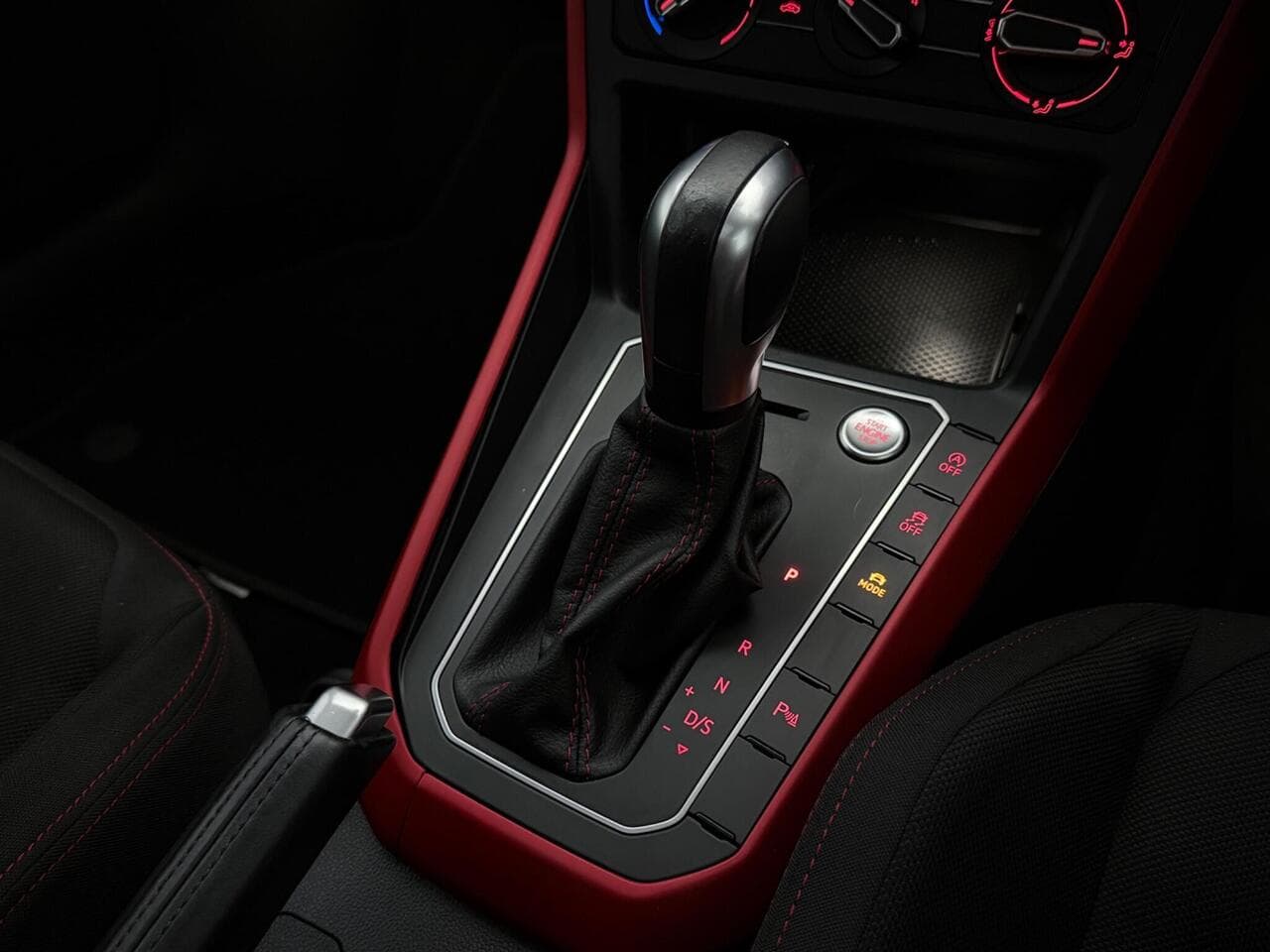 Volkswagen Polo thumbnail Interior Front
