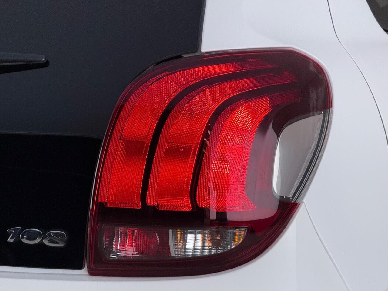 Peugeot 108 thumbnail Lights Rear