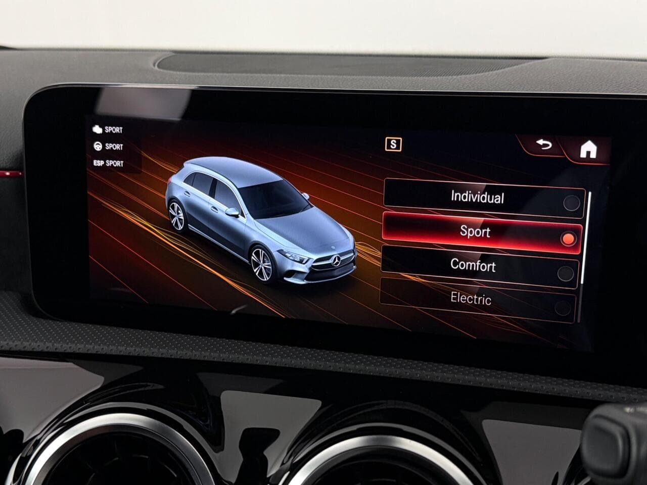 Mercedes-Benz A Class thumbnail Infotainment System