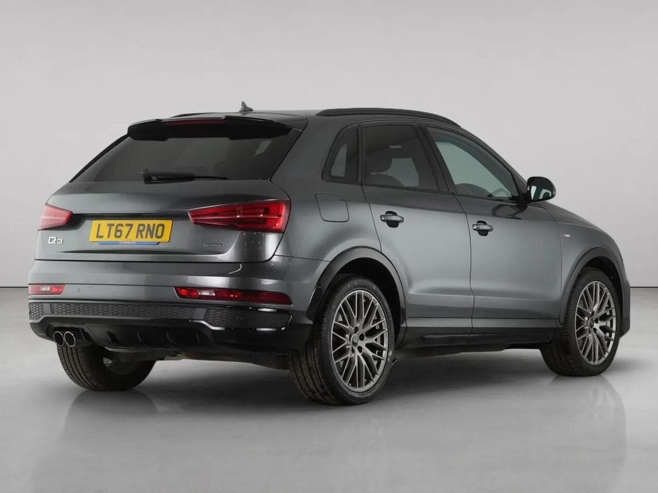 Audi Q3 thumbnail Rear Right