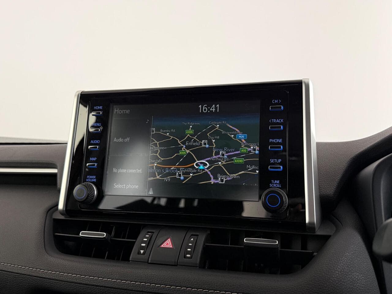 Toyota RAV4 thumbnail Infotainment System