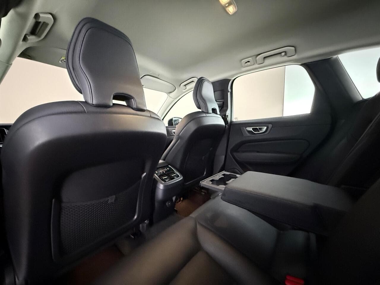 Volvo XC60 thumbnail Seats Rear