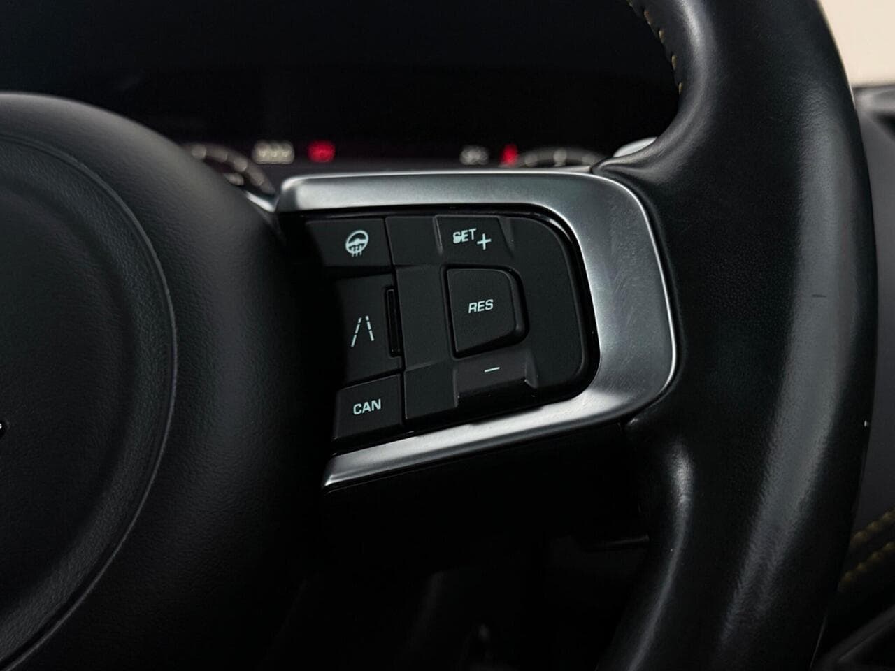 Jaguar F-PACE thumbnail Misc Controls