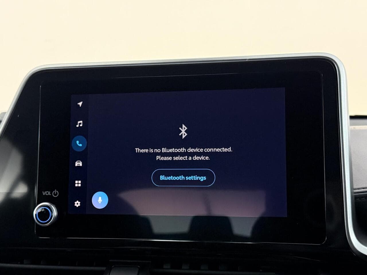 Toyota C-HR thumbnail Infotainment System