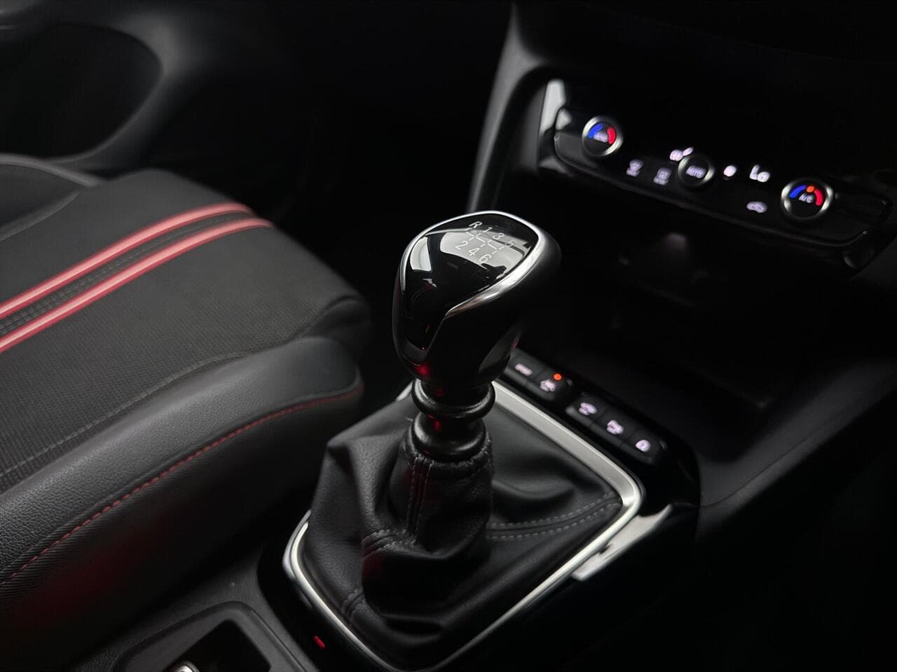 Vauxhall Corsa thumbnail Interior Front