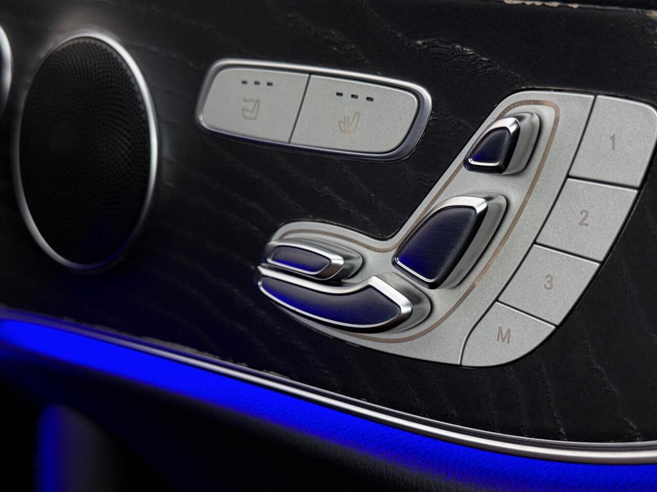Mercedes-Benz E Class thumbnail Misc Controls