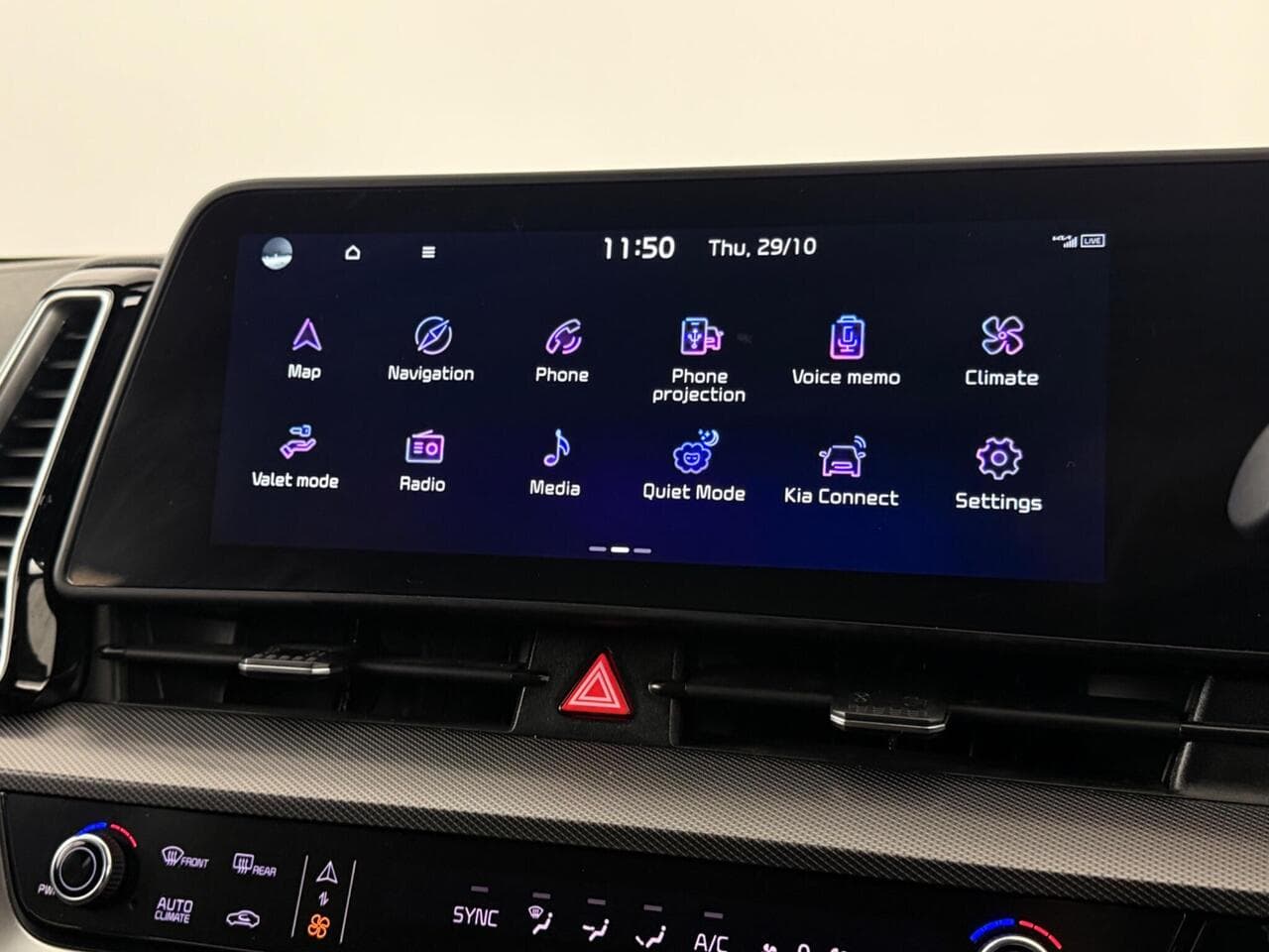 Kia Sportage thumbnail Infotainment System