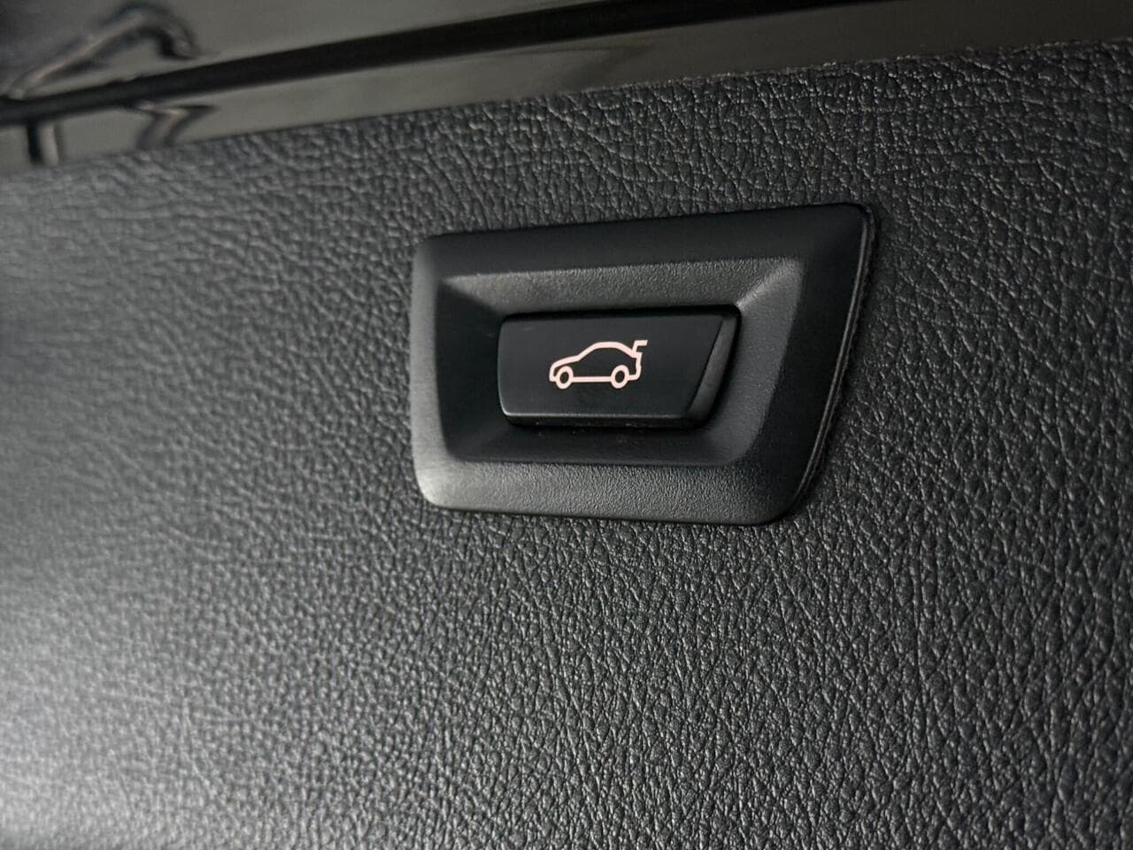 BMW 3 Series thumbnail Misc Controls
