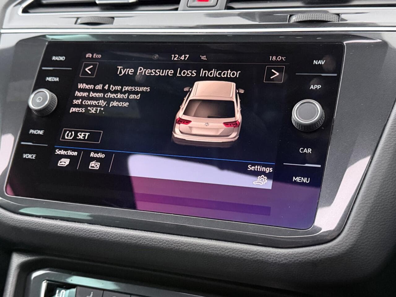 Volkswagen Tiguan thumbnail Infotainment System