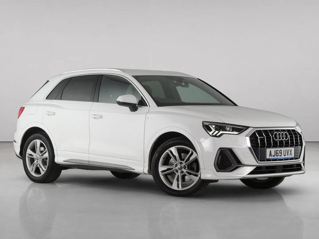 Audi Q3 - Audi Q3 2.0 TFSI 40 S line SUV 5dr Petrol S Tronic quattro Euro 6 (s/s) (190 ps)