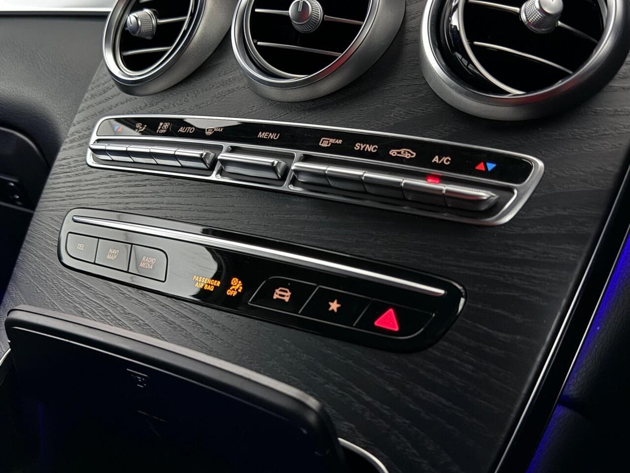 Mercedes-Benz GLC thumbnail Interior Front