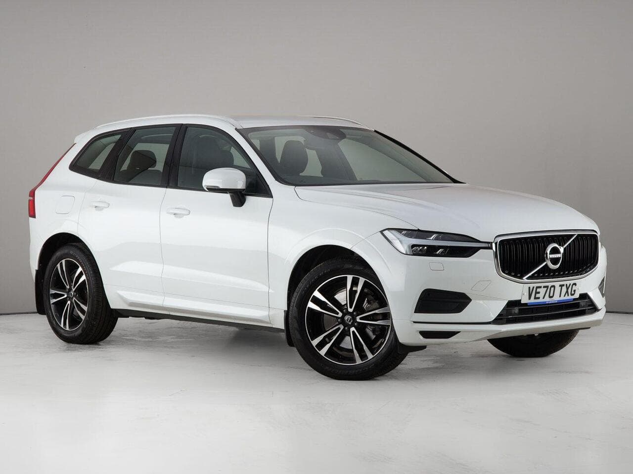 Volvo XC60 - Volvo XC60 2.0 B5 MHEV Momentum Auto AWD Euro 6 (s/s) 5dr