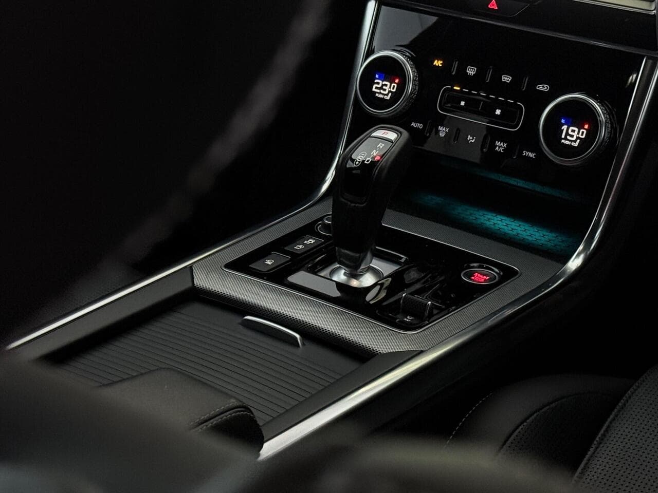 Jaguar XE thumbnail Misc Controls