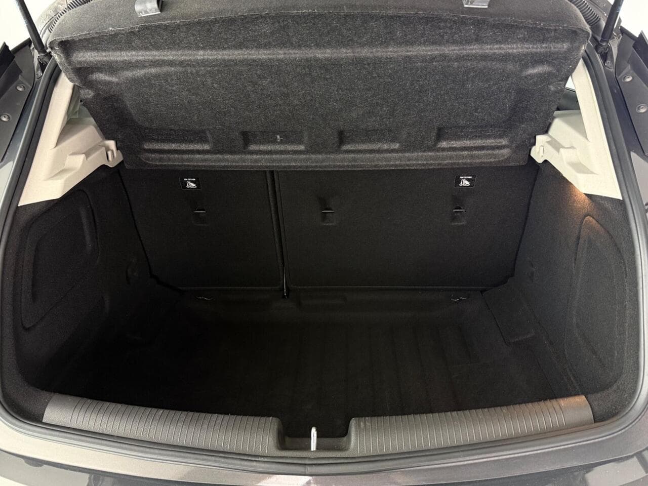 Vauxhall Astra thumbnail Boot