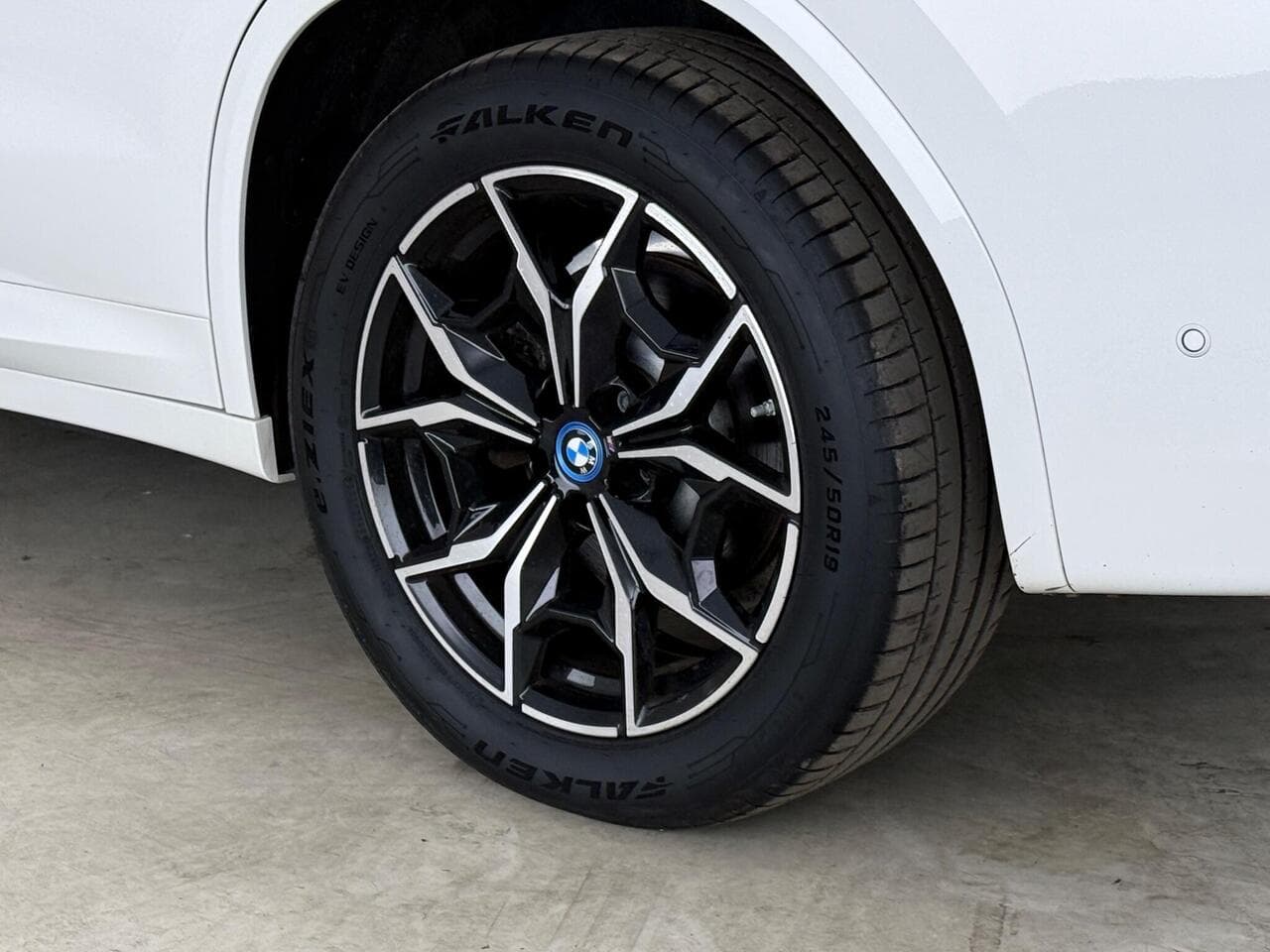 BMW X3 thumbnail Wheel