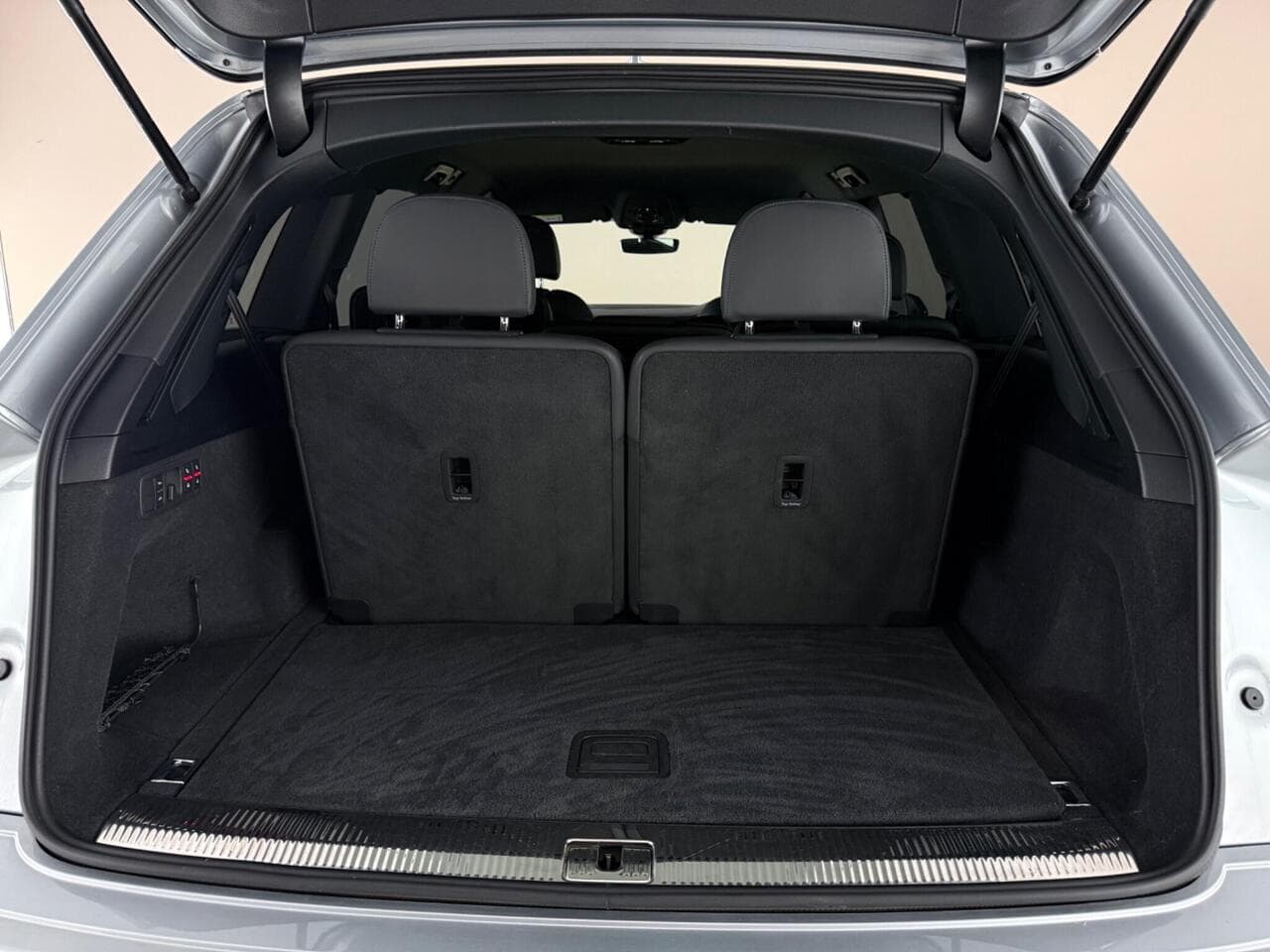 Audi Q7 thumbnail Boot