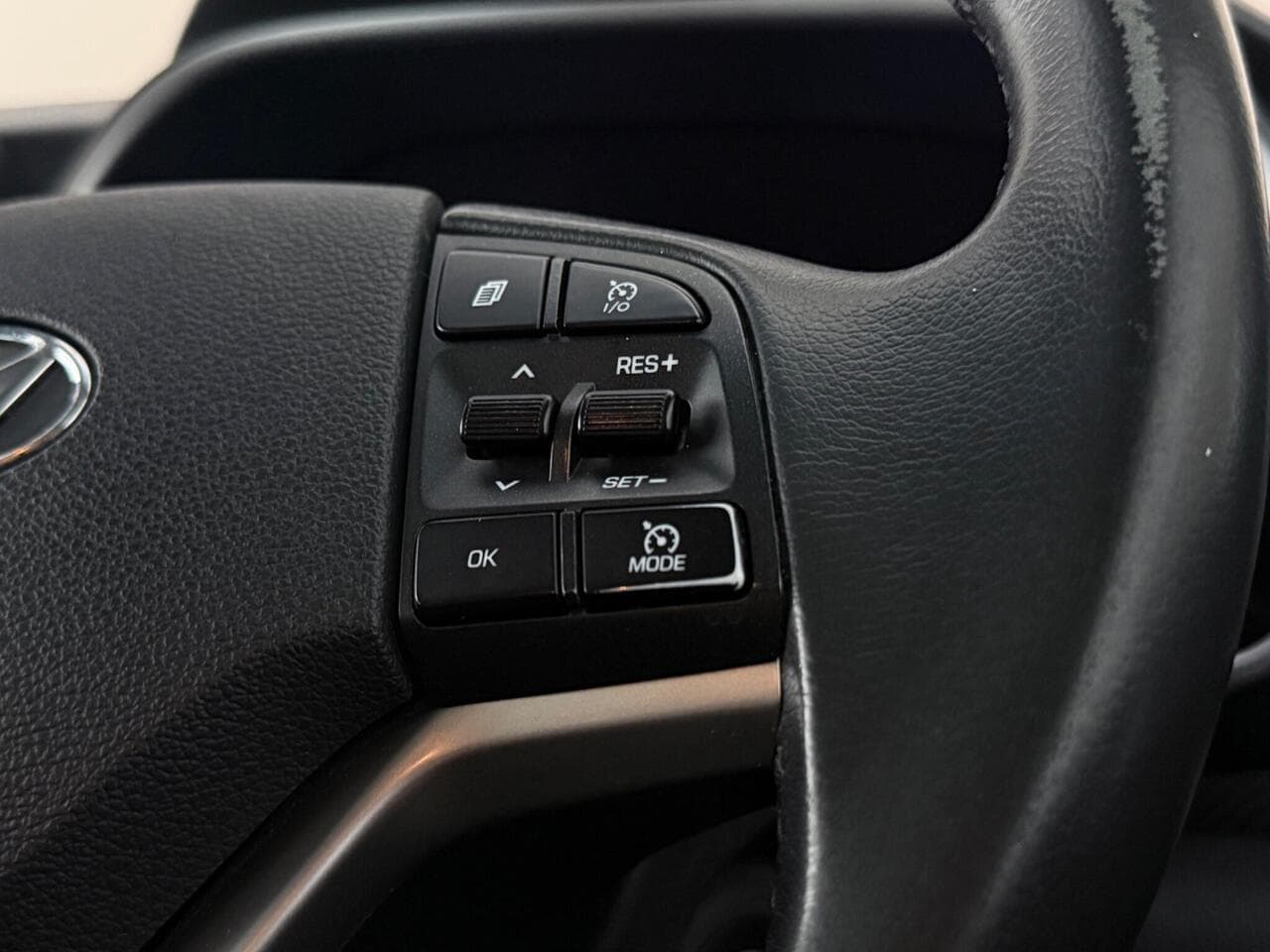Hyundai TUCSON thumbnail Misc Controls