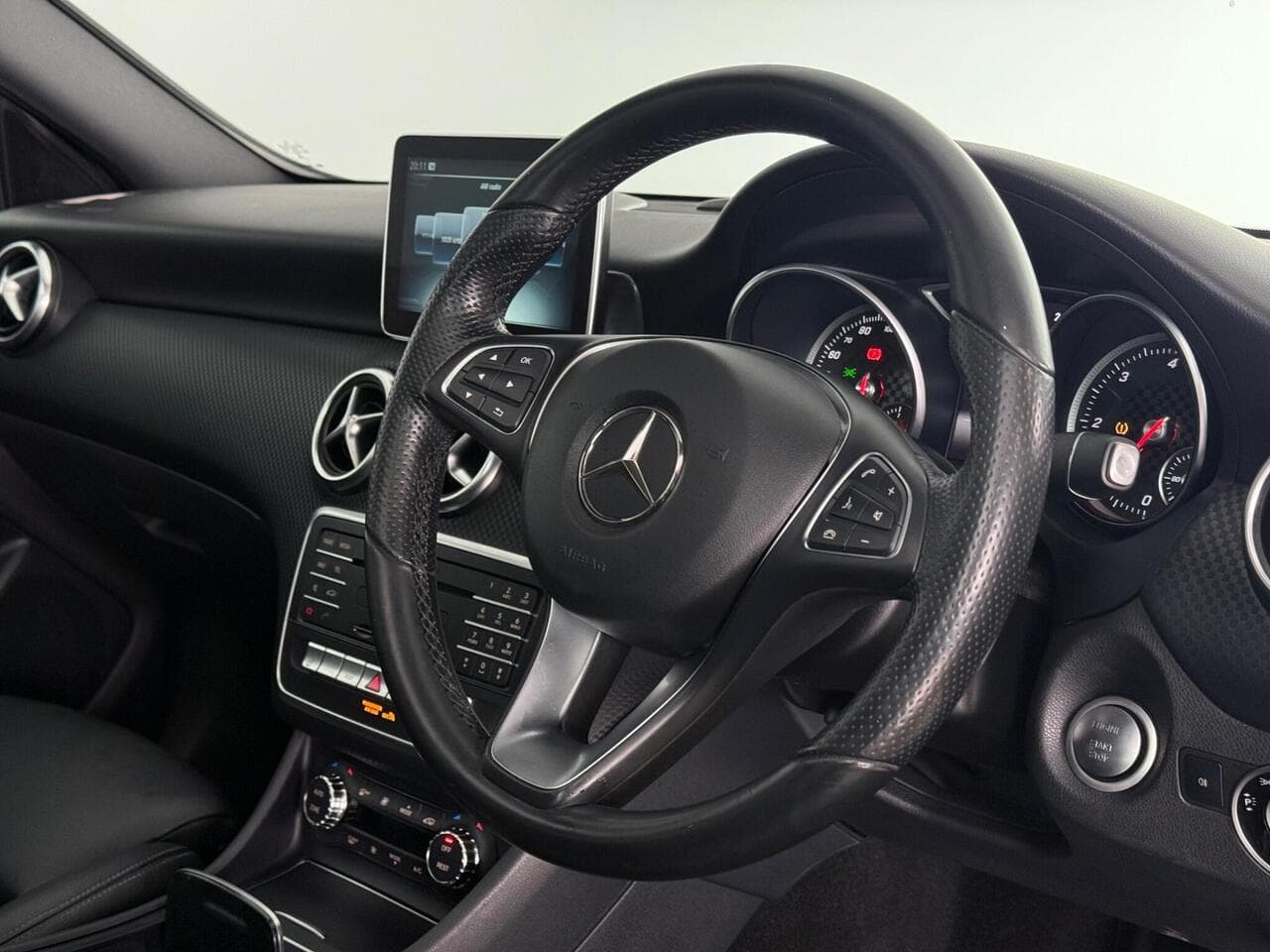 Mercedes-Benz A Class thumbnail Steering Wheel