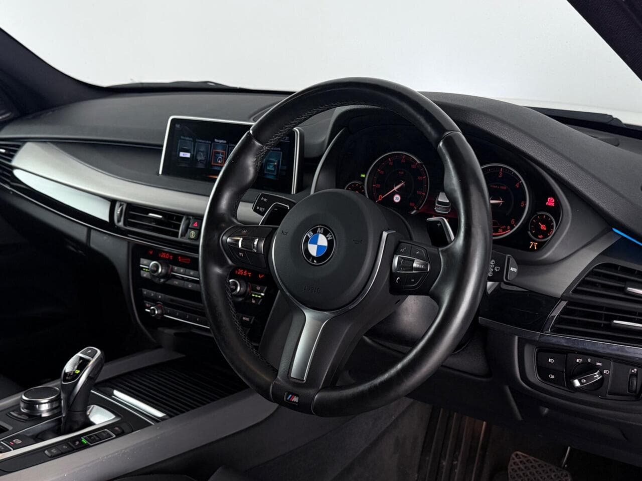 BMW X5 thumbnail Interior Front