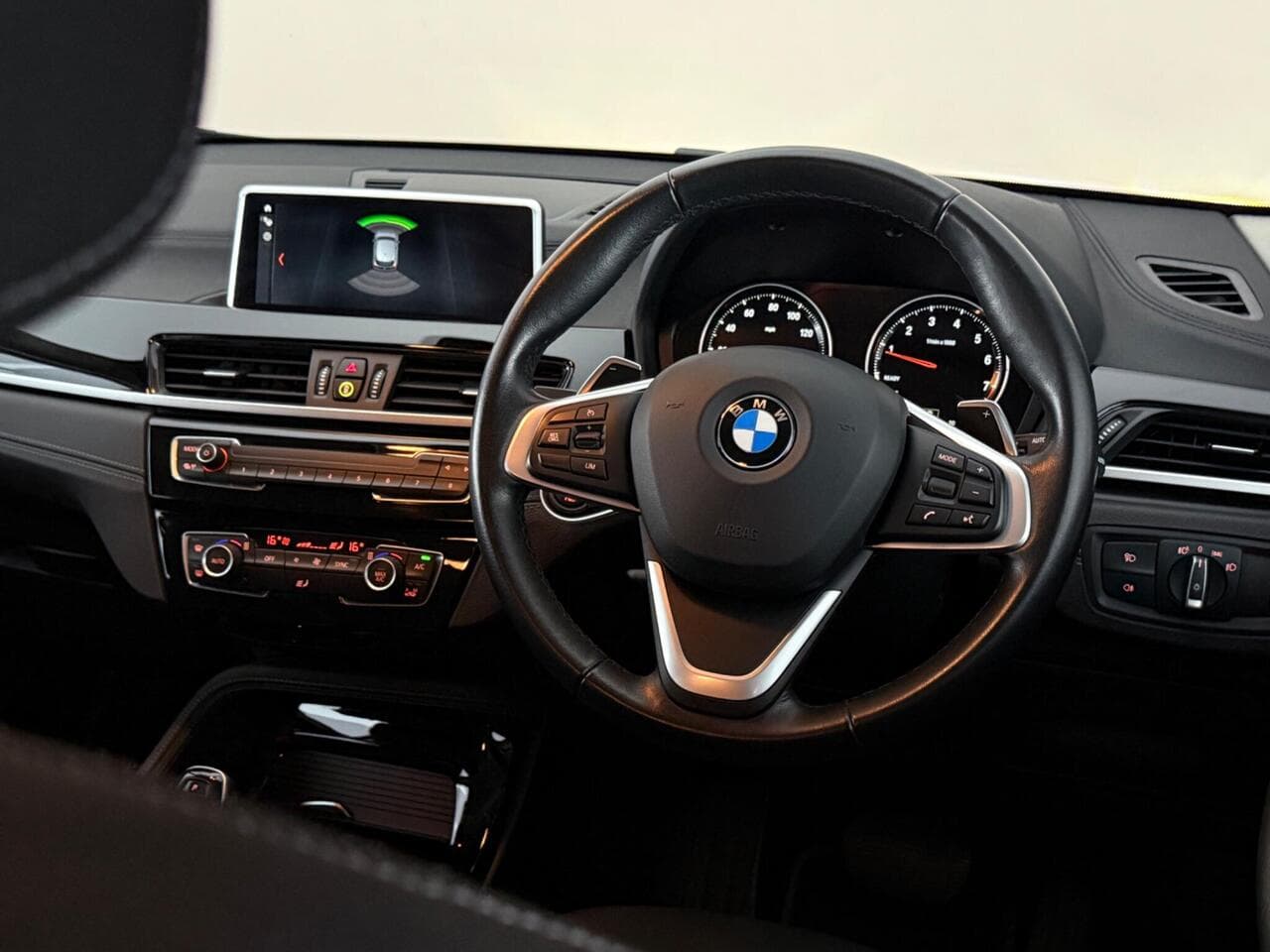 BMW X2 thumbnail Steering Wheel