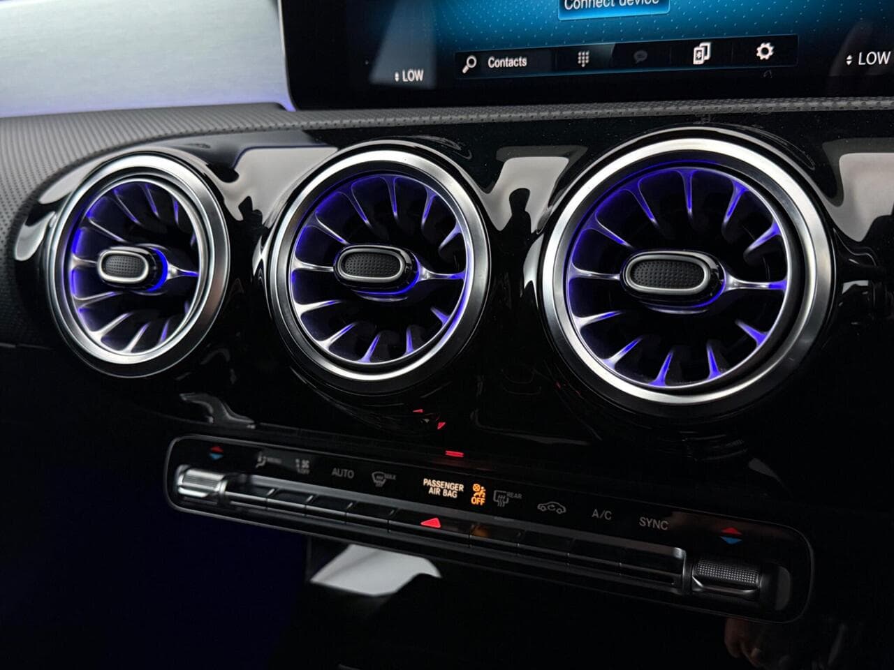 Mercedes-Benz CLA thumbnail Infotainment System