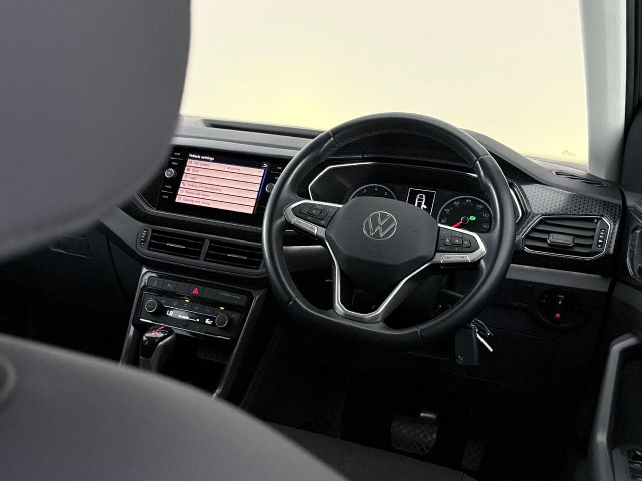Volkswagen T-Cross thumbnail Interior Front