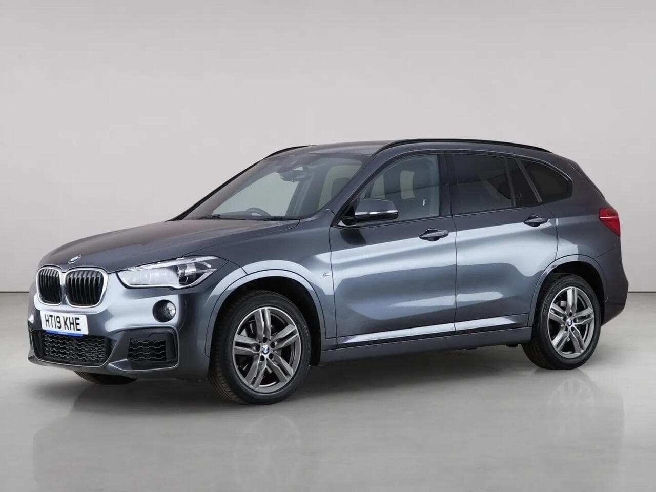 BMW X1 thumbnail Front Left