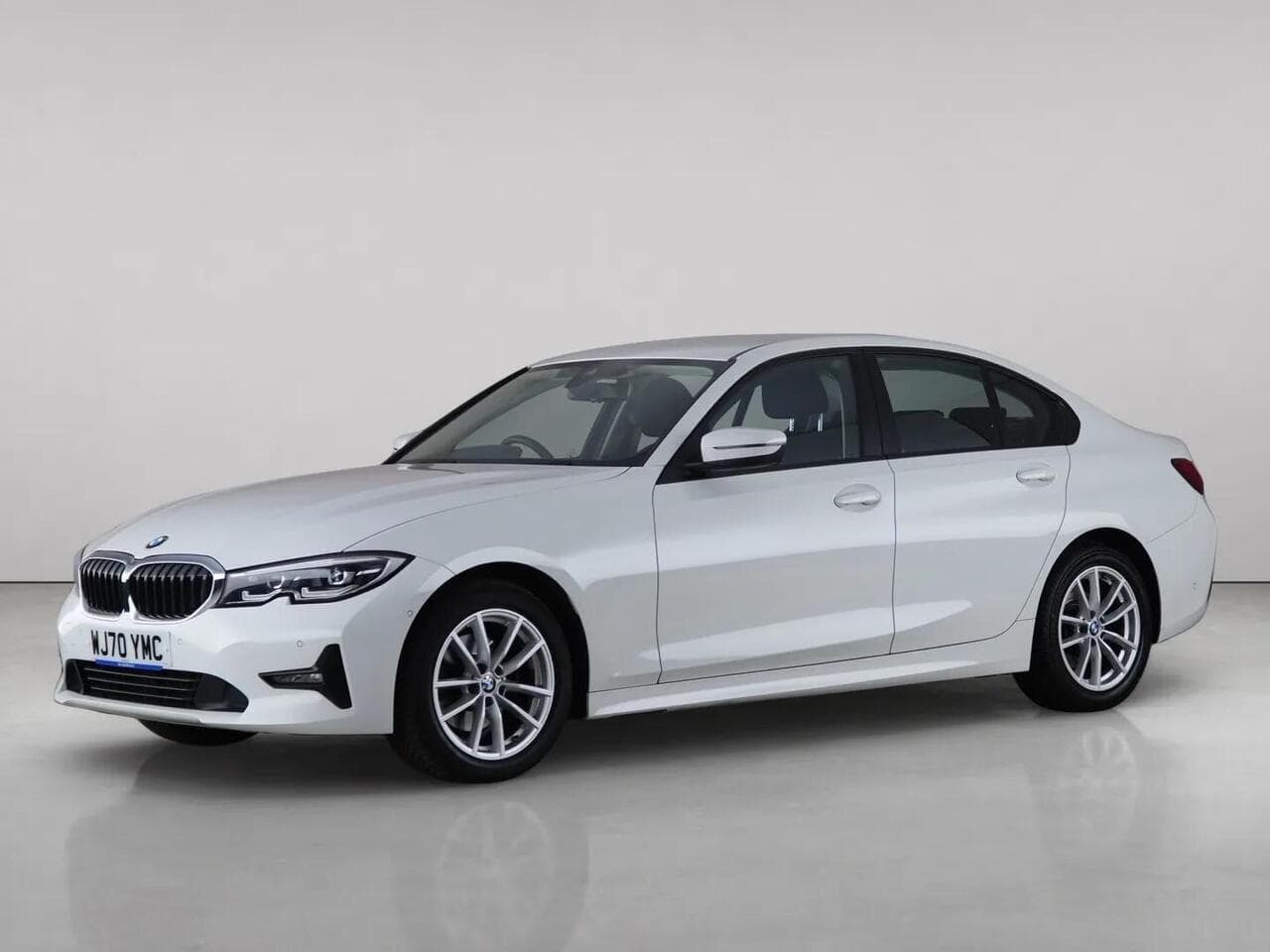 BMW 3 Series thumbnail Front Left