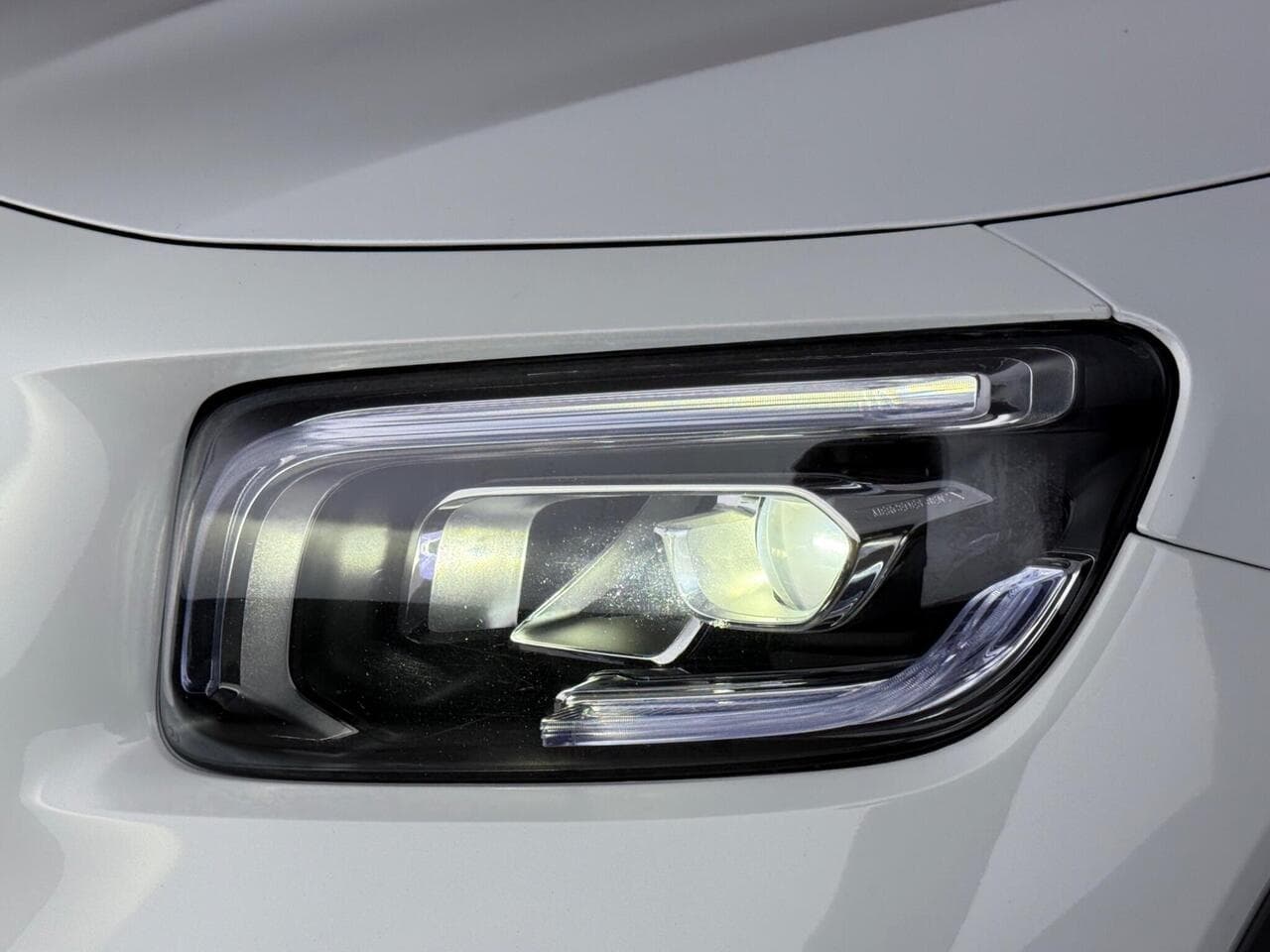 Mercedes-Benz GLB thumbnail Lights Front