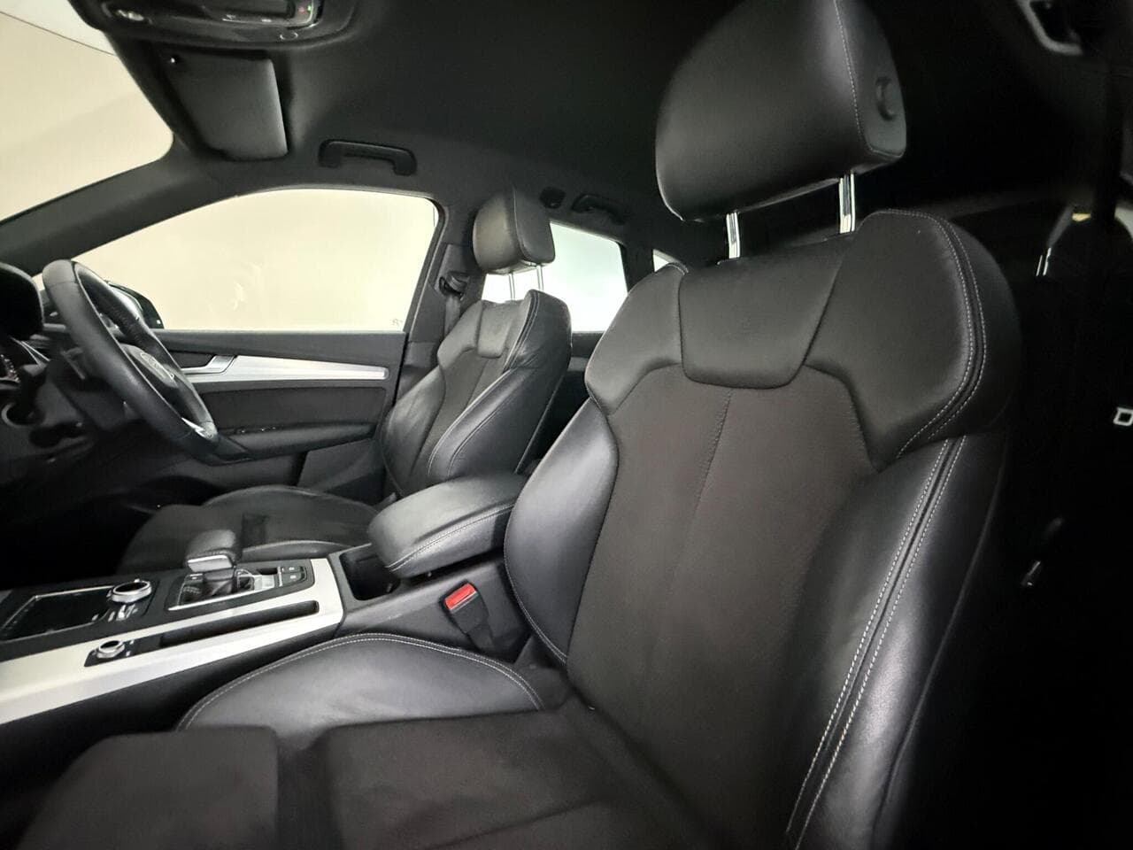 Audi Q5 thumbnail Seat Front Passenger
